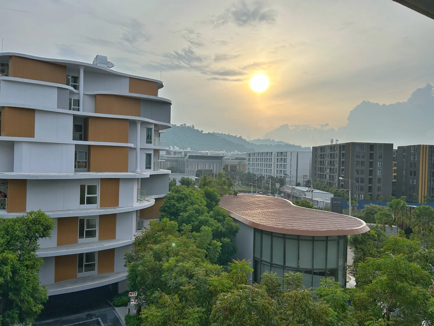 Additional shared-space view at PHYLL Condo